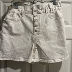 Loft white ladies shorts